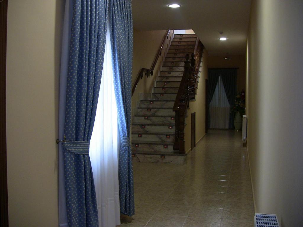 Hotel Los Hermanos Ocana  Bilik gambar