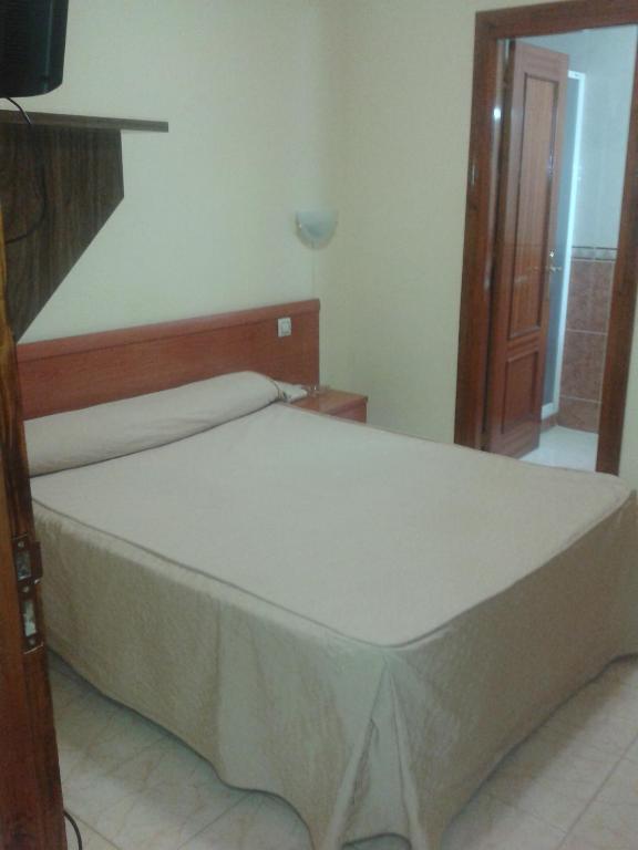 Hotel Los Hermanos Ocana  Bilik gambar