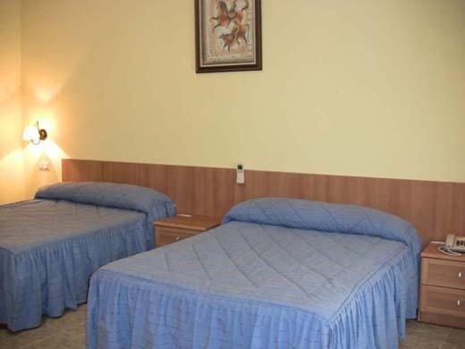 Hotel Los Hermanos Ocana  Bilik gambar